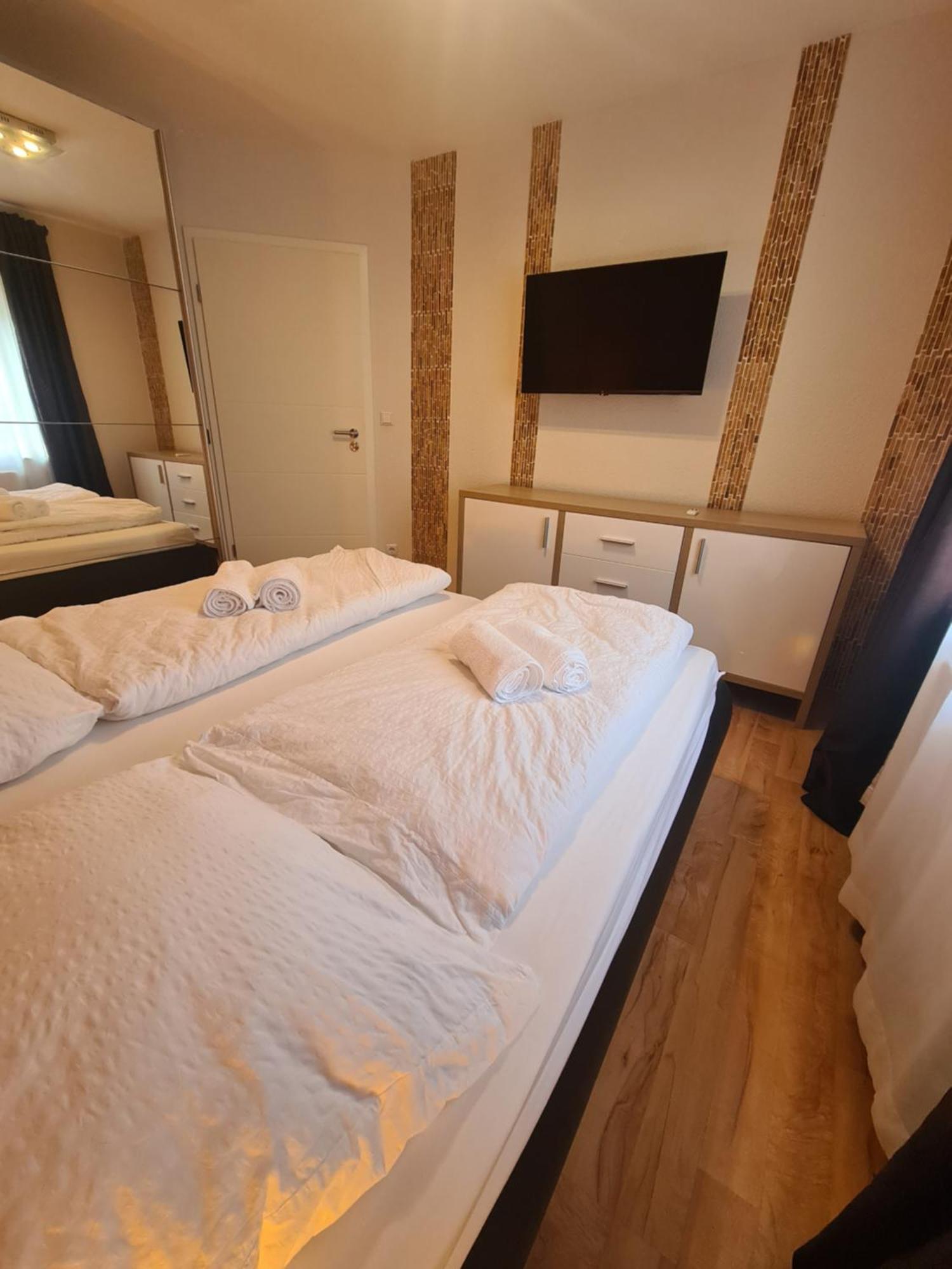 Exklusive Moderne 2 Zi. Wohnung In Ruhiger Lage Schechingen Buitenkant foto