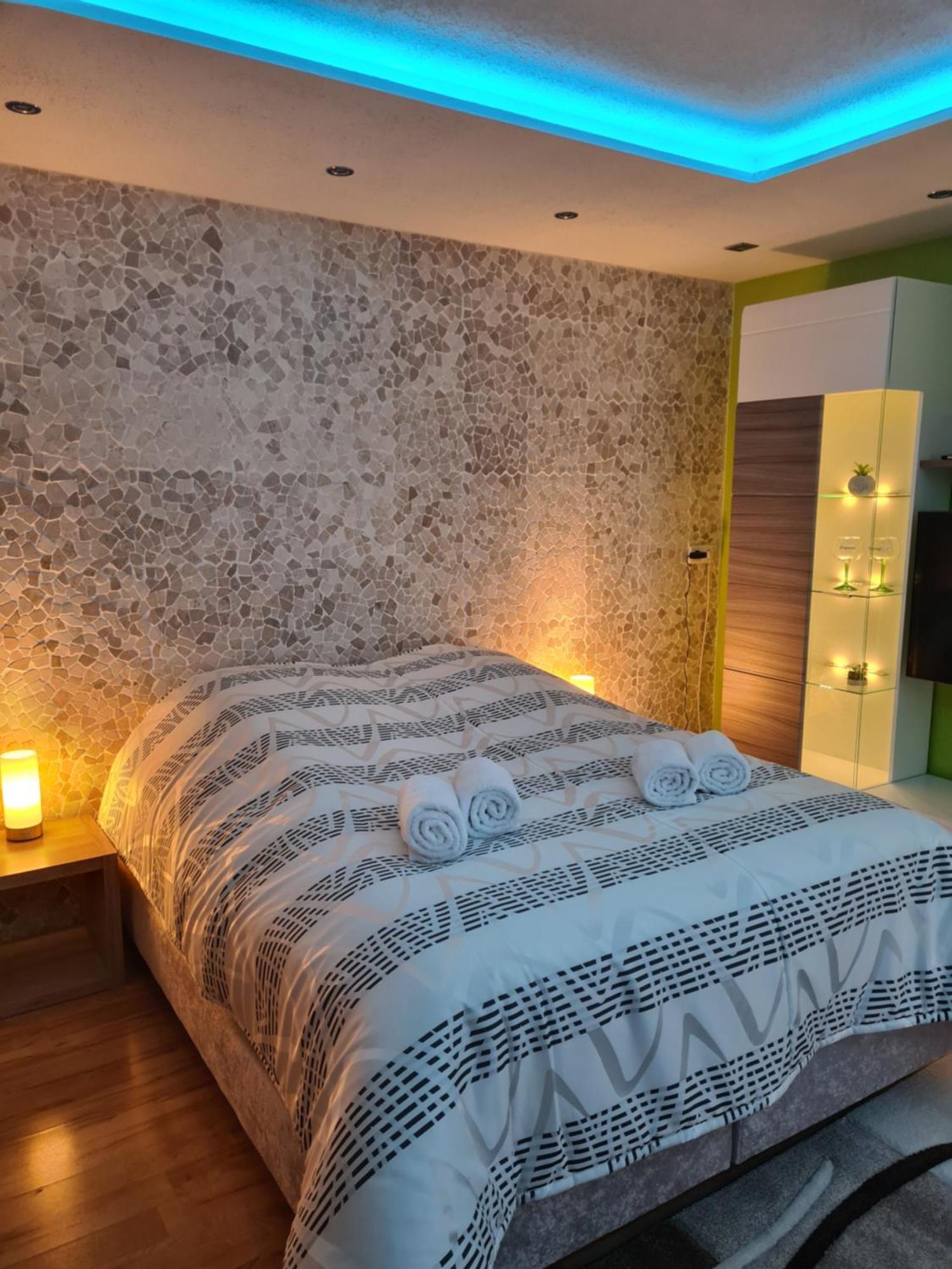 Exklusive Moderne 2 Zi. Wohnung In Ruhiger Lage Schechingen Buitenkant foto
